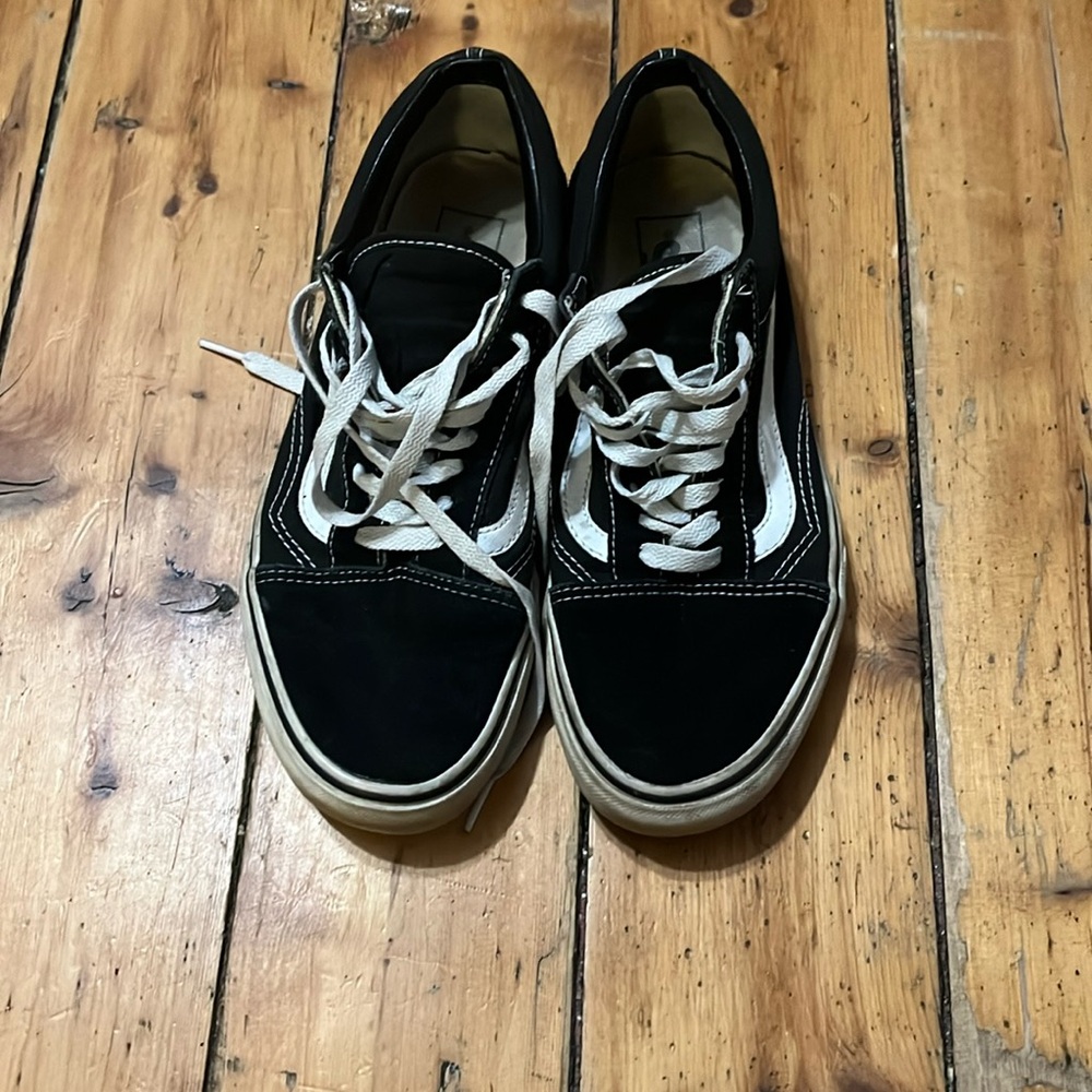 Womens Size 9 Men’s Size 7.5 Vans Black/white Low Top Lace-up Sneakers USED